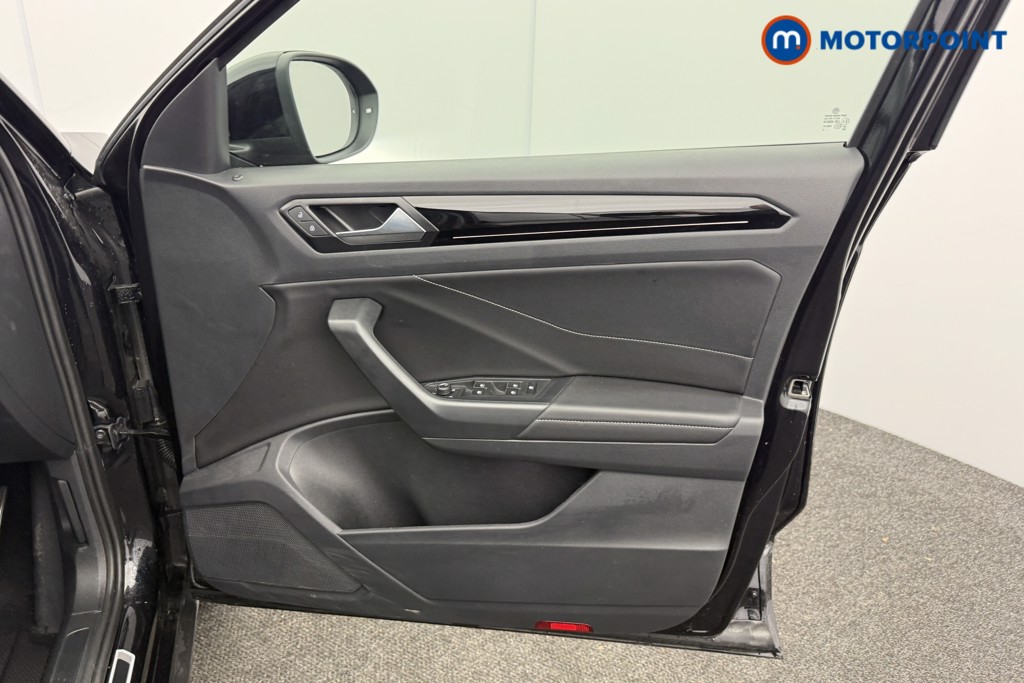 Volkswagen T-Roc Black Edition Automatic Petrol SUV - Stock Number (1609467) - 18th supplementary image