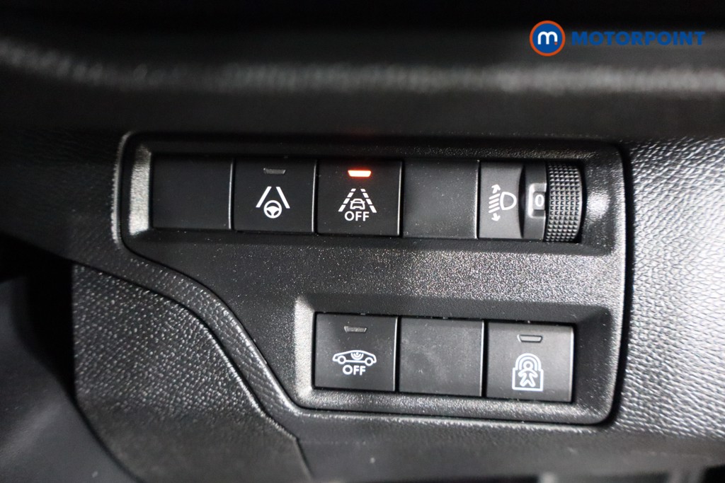 Peugeot 3008 Allure Automatic Petrol SUV - Stock Number (1609489) - 17th supplementary image