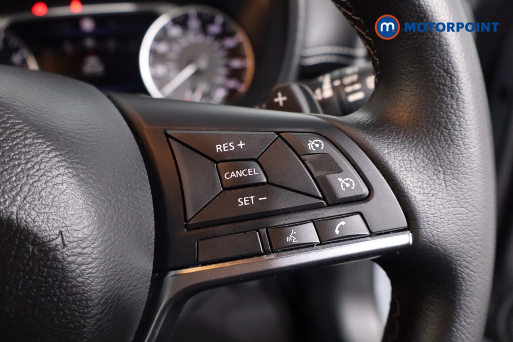 Nissan Juke N-Connecta Automatic Petrol SUV - Stock Number (1609563) - 8th supplementary image