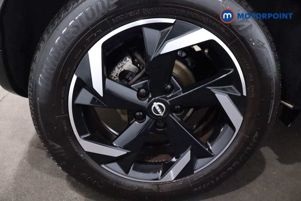 Nissan Juke N-Connecta Automatic Petrol SUV - Stock Number (1609563) - 9th supplementary image