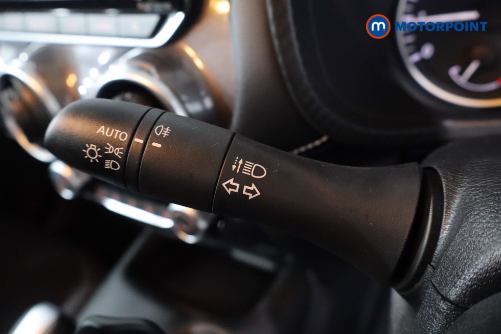 Nissan Juke N-Connecta Automatic Petrol SUV - Stock Number (1609563) - 14th supplementary image