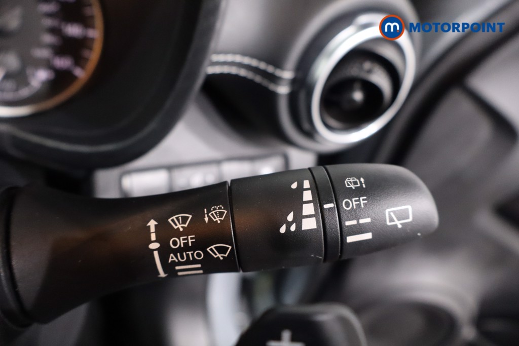 Nissan Juke N-Connecta Automatic Petrol SUV - Stock Number (1609563) - 15th supplementary image