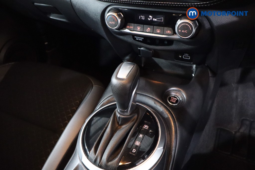 Nissan Juke N-Connecta Automatic Petrol SUV - Stock Number (1609563) - 18th supplementary image