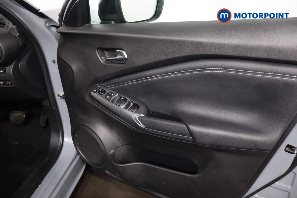 Nissan Juke N-Connecta Automatic Petrol SUV - Stock Number (1609563) - 22nd supplementary image