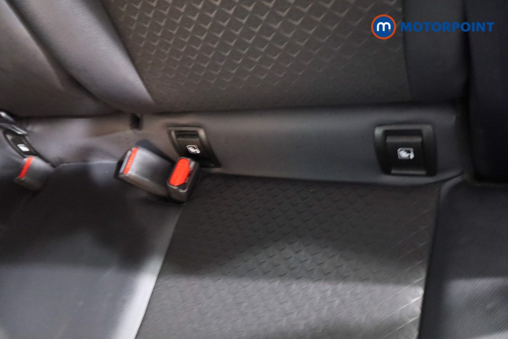 Nissan Juke N-Connecta Automatic Petrol SUV - Stock Number (1609563) - 24th supplementary image