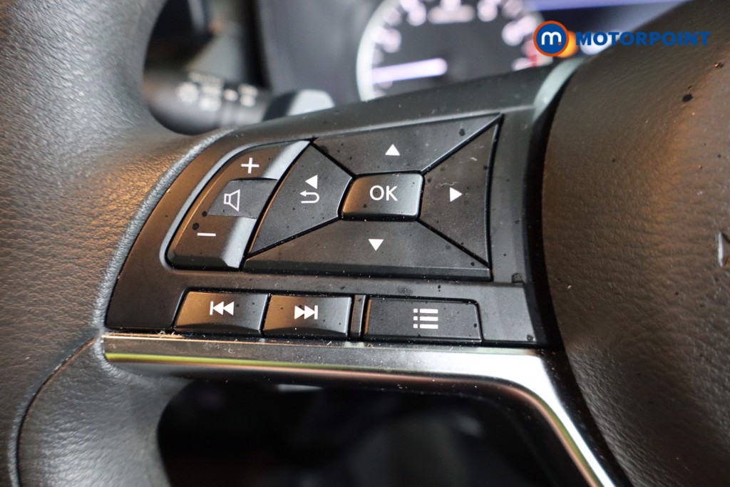 Nissan Juke Acenta Premium Automatic Petrol SUV - Stock Number (1609570) - 11th supplementary image