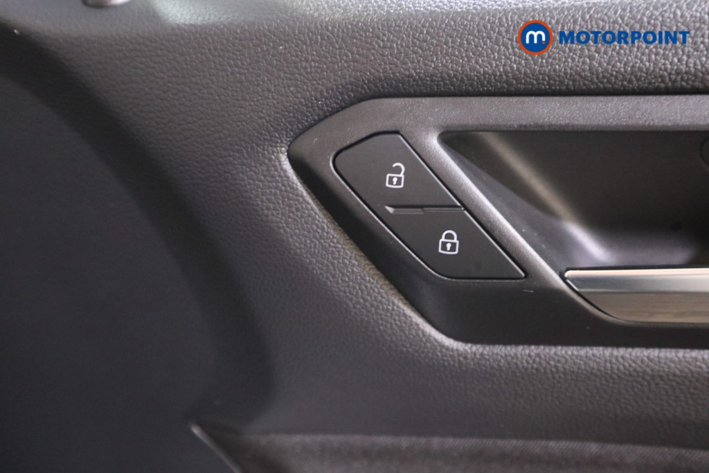 Volkswagen T-Roc Life Automatic Petrol SUV - Stock Number (1609722) - 10th supplementary image