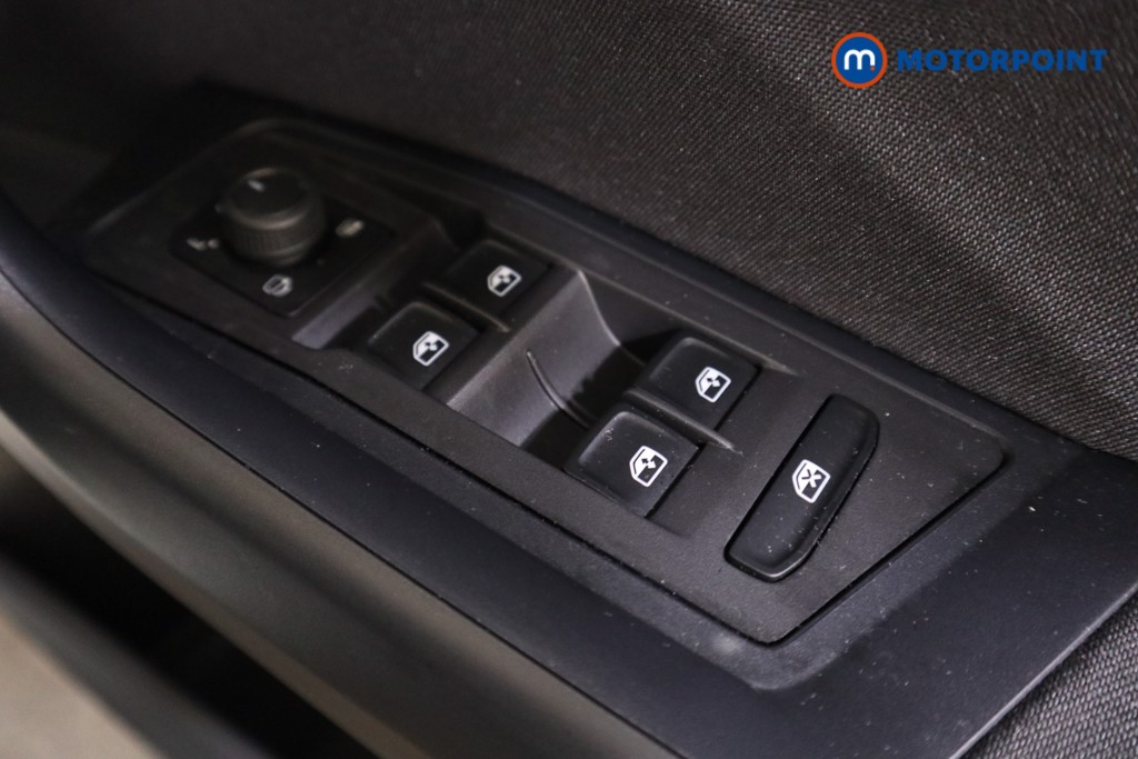 Volkswagen T-Roc Life Automatic Petrol SUV - Stock Number (1609722) - 11th supplementary image