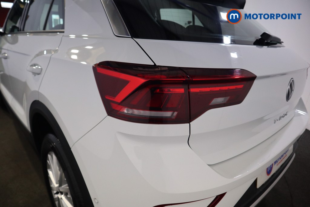 Volkswagen T-Roc Life Automatic Petrol SUV - Stock Number (1609722) - 23rd supplementary image