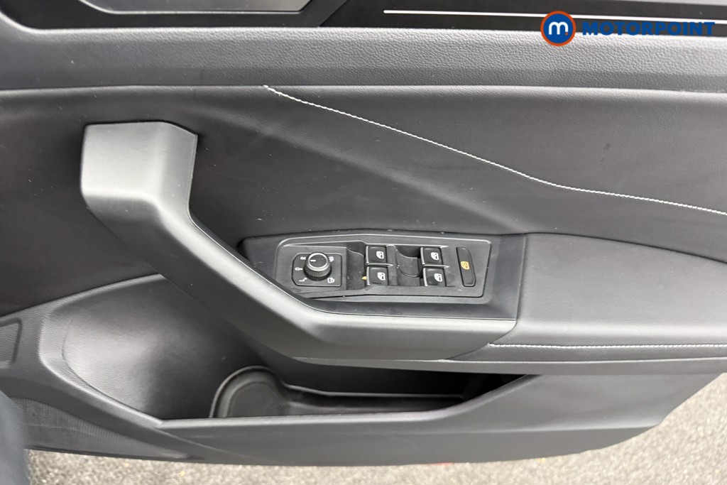 Volkswagen T-Roc Black Edition Automatic Petrol SUV - Stock Number (1609768) - 16th supplementary image