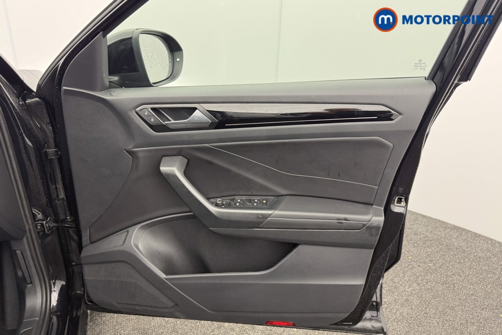 Volkswagen T-Roc Black Edition Automatic Petrol SUV - Stock Number (1609773) - 19th supplementary image