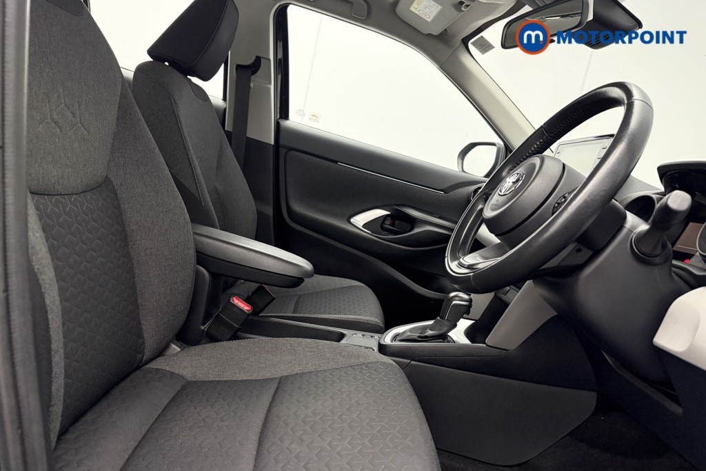 Toyota Yaris Cross Icon Automatic Petrol-Electric Hybrid Estate - Stock Number (1609969) - 7th supplementary image