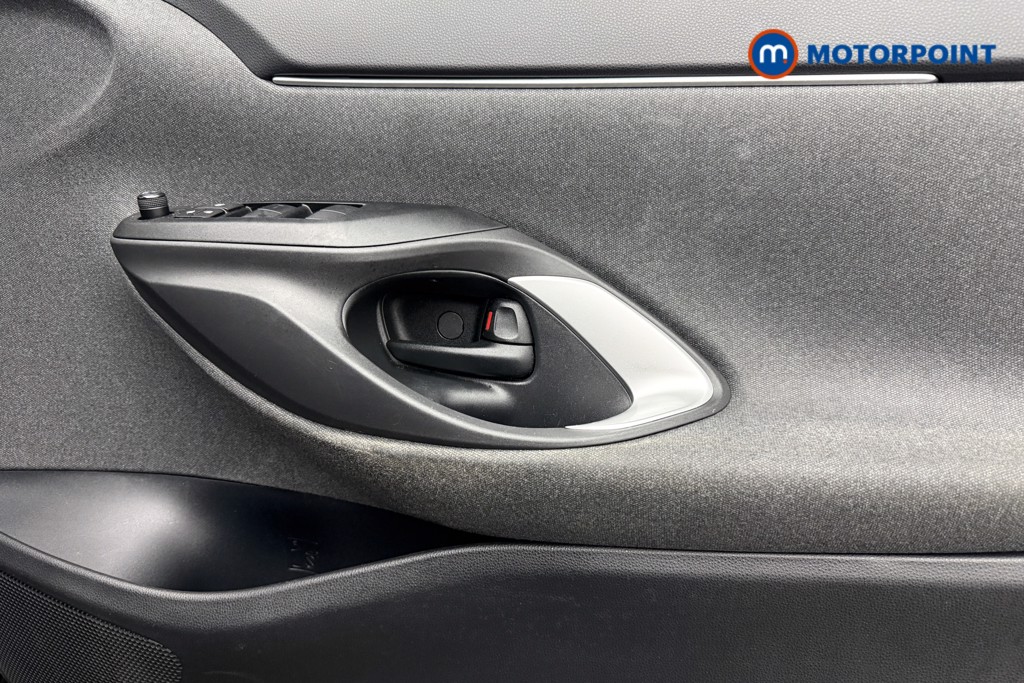 Toyota Yaris Cross Icon Automatic Petrol-Electric Hybrid Estate - Stock Number (1609969) - 16th supplementary image