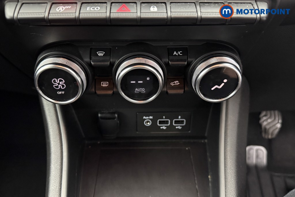 Renault Captur Iconic Manual Petrol SUV - Stock Number (1610129) - 10th supplementary image