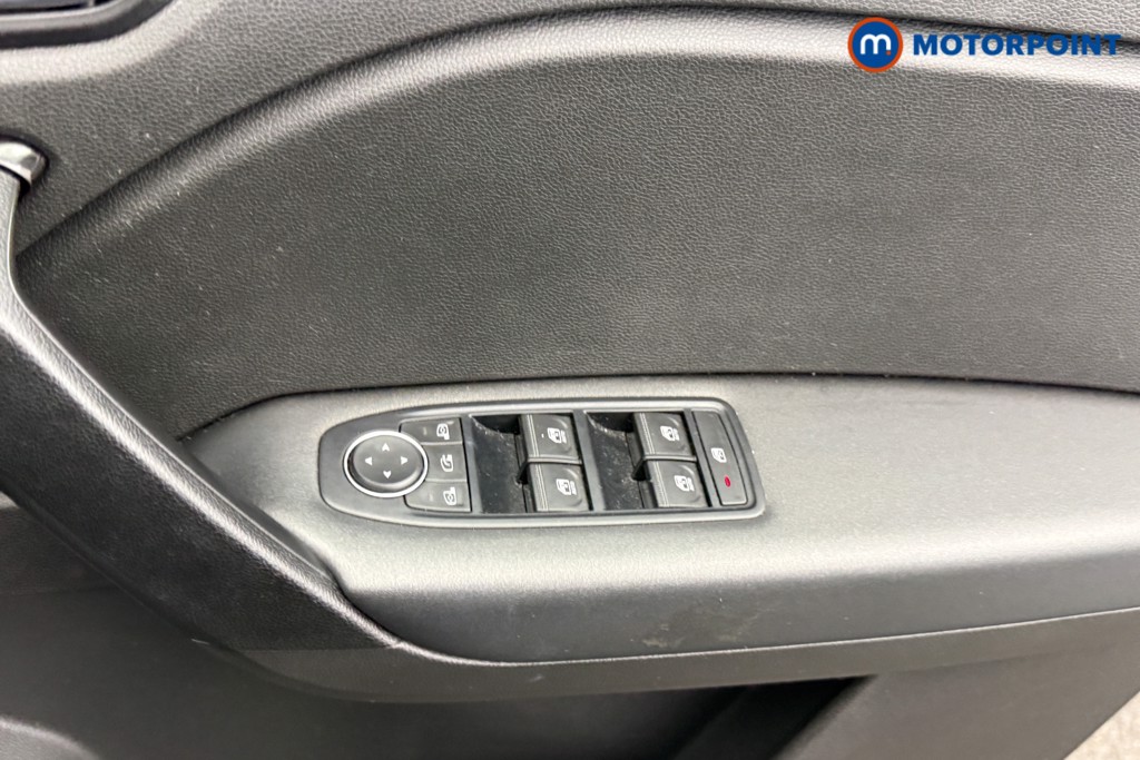 Renault Captur Iconic Manual Petrol SUV - Stock Number (1610129) - 16th supplementary image