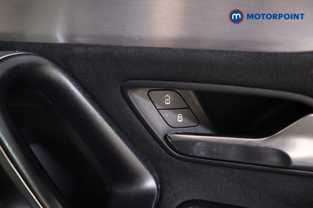 Mercedes-Benz A Class Amg Line Automatic Petrol Saloon - Stock Number (1611001) - 13th supplementary image