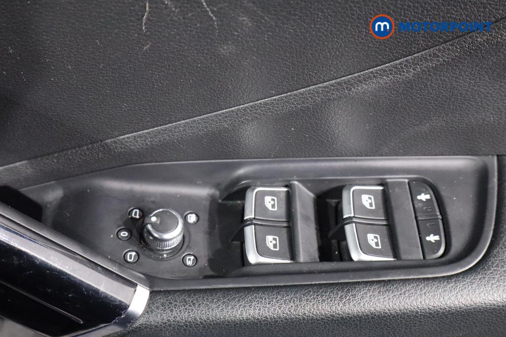 Audi Q2 Black Edition Manual Petrol SUV - Stock Number (1591760) - 18th supplementary image