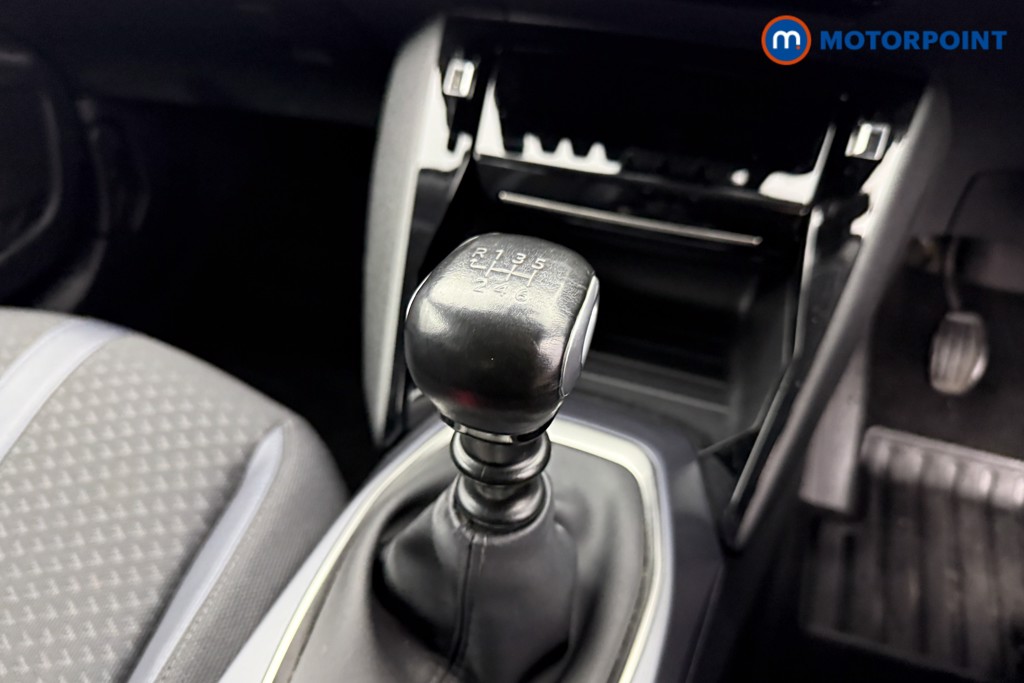 Peugeot 2008 Allure Premium Manual Petrol SUV - Stock Number (1593322) - 12th supplementary image