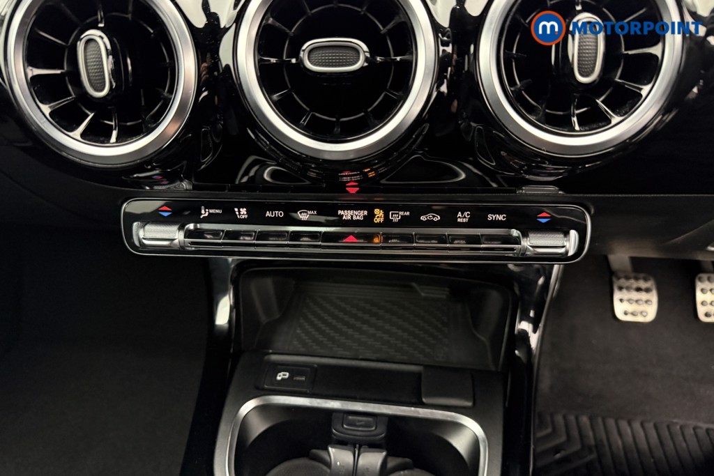 Mercedes-Benz A Class Amg Line Manual Petrol Hatchback - Stock Number (1593832) - 11th supplementary image