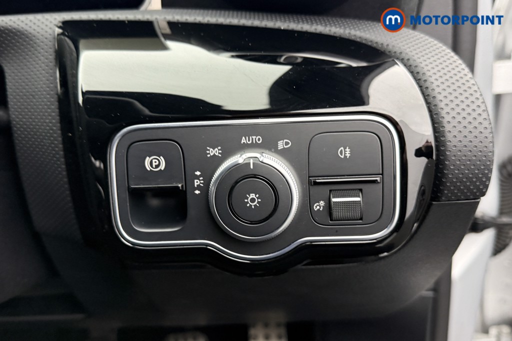 Mercedes-Benz A Class Amg Line Manual Petrol Hatchback - Stock Number (1593832) - 16th supplementary image