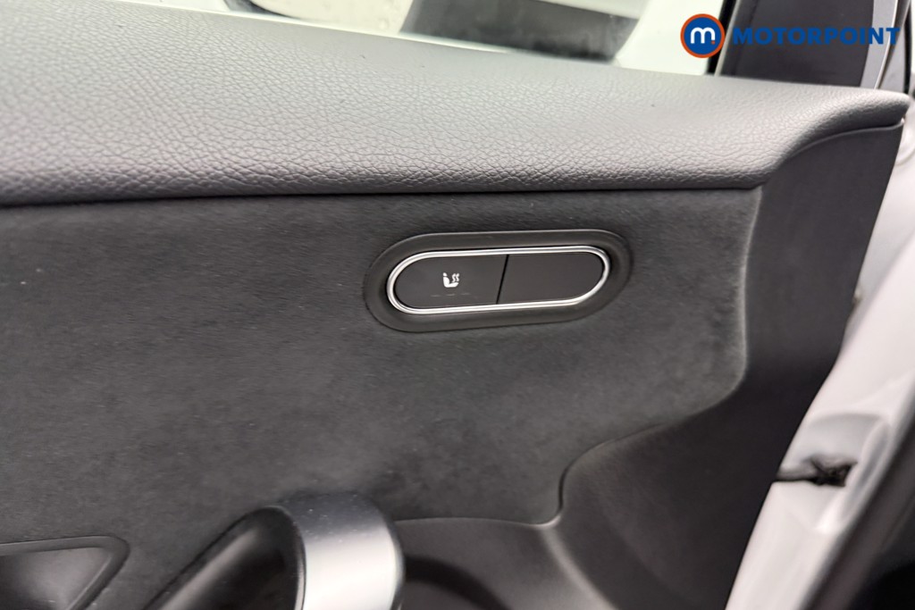 Mercedes-Benz A Class Amg Line Manual Petrol Hatchback - Stock Number (1593832) - 23rd supplementary image