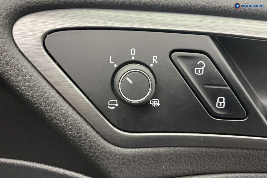 Volkswagen Golf E-Golf Automatic Electric Hatchback - Stock Number (1602105) - 25th supplementary image