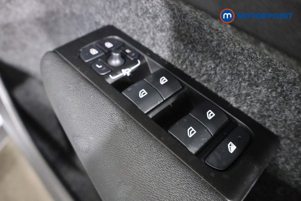 Volvo Xc40 R Design Automatic Petrol Plug-In Hybrid SUV - Stock Number (1603750) - 17th supplementary image