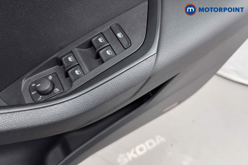 Skoda Karoq Sportline Automatic Petrol SUV - Stock Number (1604975) - 22nd supplementary image