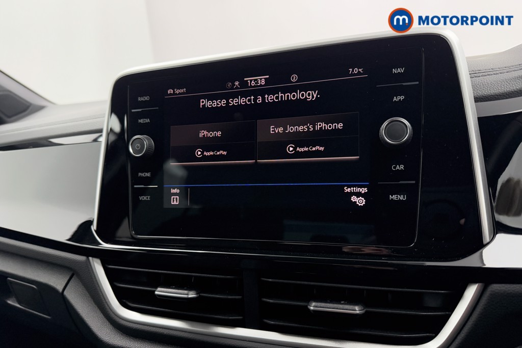 Volkswagen T-Roc R-Line Manual Petrol SUV - Stock Number (1605509) - 9th supplementary image