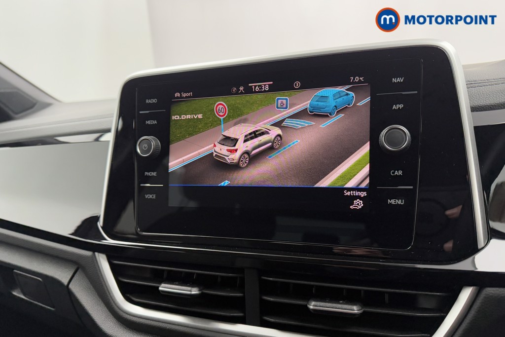 Volkswagen T-Roc R-Line Manual Petrol SUV - Stock Number (1605509) - 11th supplementary image