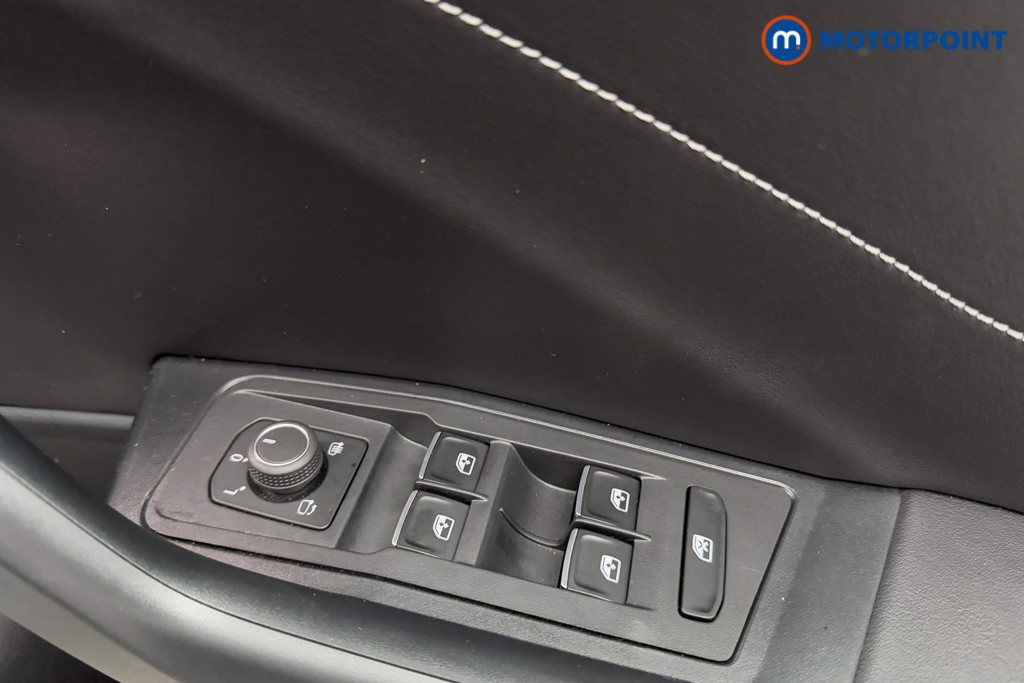 Volkswagen T-Roc R-Line Manual Petrol SUV - Stock Number (1605509) - 19th supplementary image