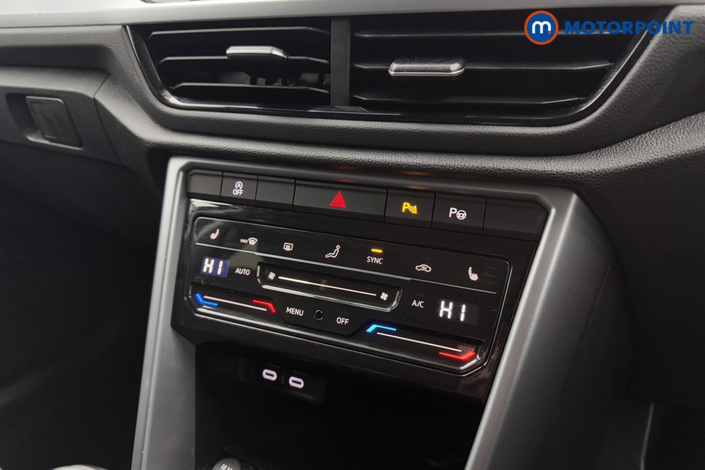 Volkswagen T-Roc Life Manual Petrol SUV - Stock Number (1605521) - 13th supplementary image