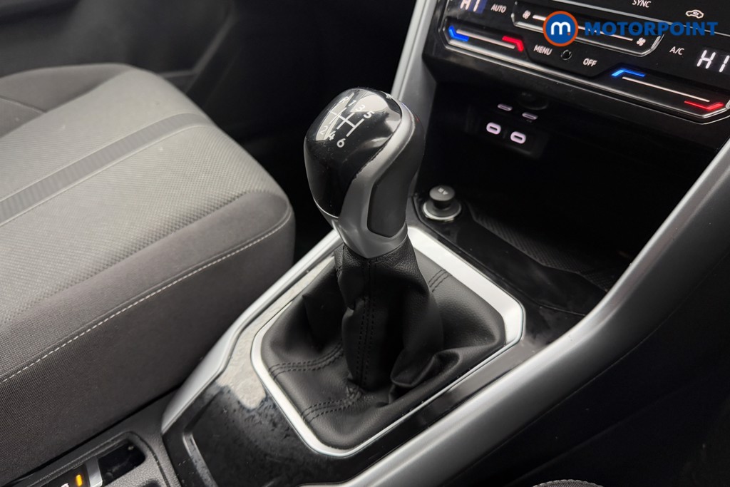 Volkswagen T-Roc Life Manual Petrol SUV - Stock Number (1605521) - 14th supplementary image