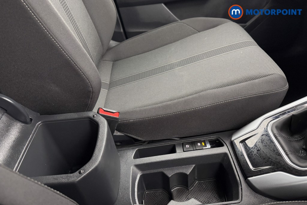 Volkswagen T-Roc Life Manual Petrol SUV - Stock Number (1605521) - 15th supplementary image