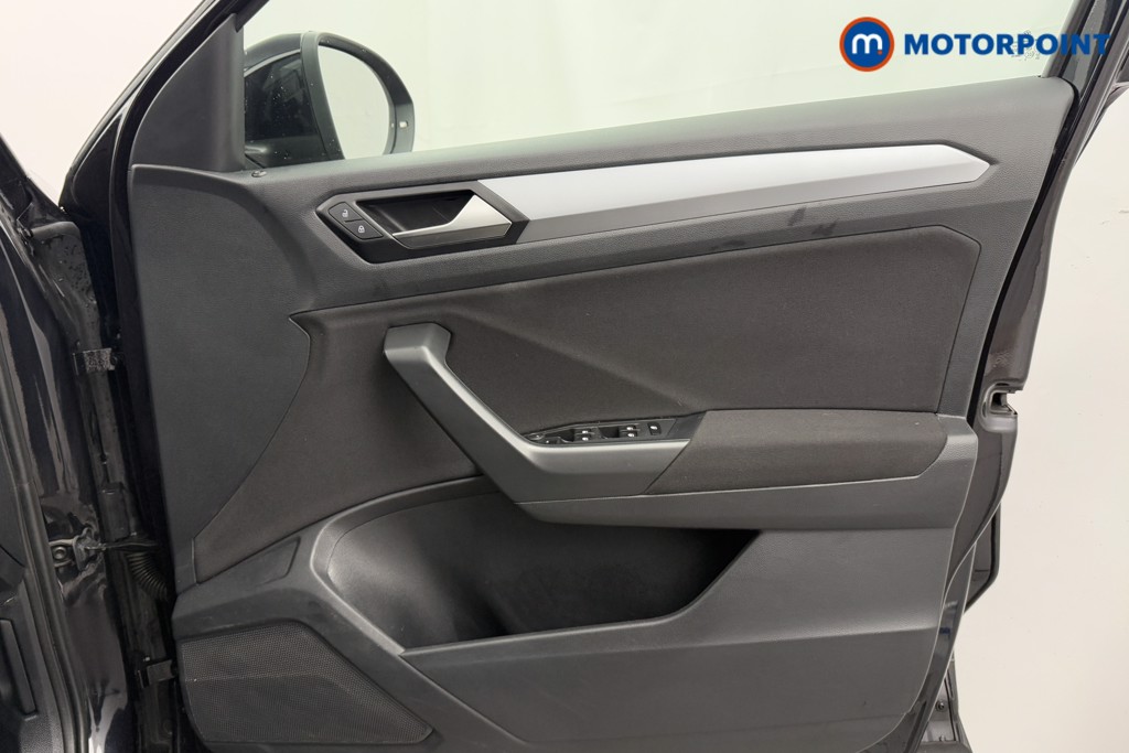 Volkswagen T-Roc Life Manual Petrol SUV - Stock Number (1605521) - 19th supplementary image