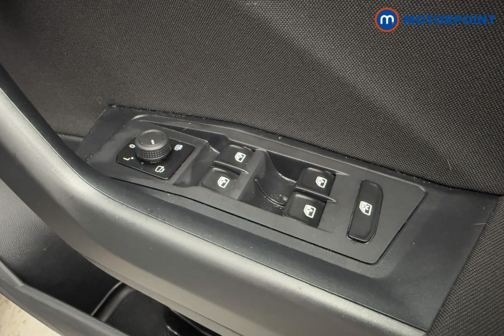 Volkswagen T-Roc Life Manual Petrol SUV - Stock Number (1605521) - 20th supplementary image