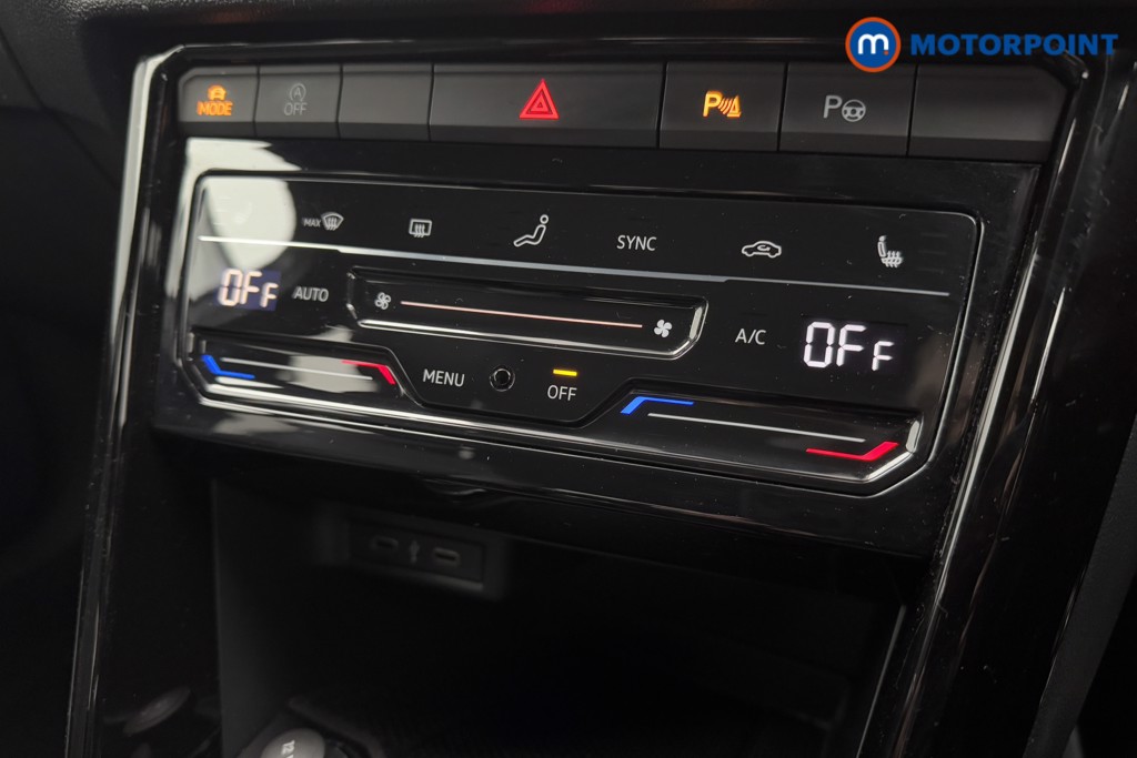Volkswagen T-Roc R-Line Manual Petrol SUV - Stock Number (1605626) - 13th supplementary image
