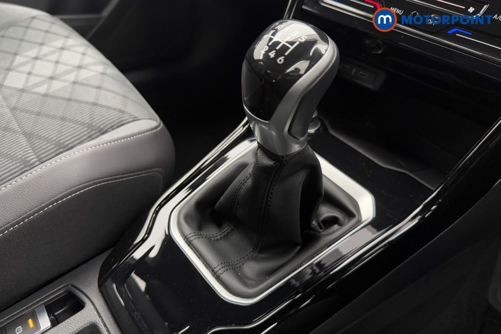 Volkswagen T-Roc R-Line Manual Petrol SUV - Stock Number (1605626) - 14th supplementary image