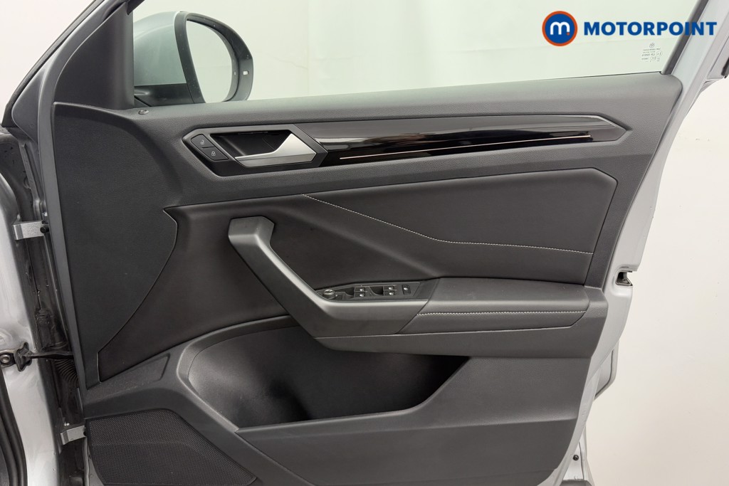Volkswagen T-Roc R-Line Manual Petrol SUV - Stock Number (1605626) - 18th supplementary image