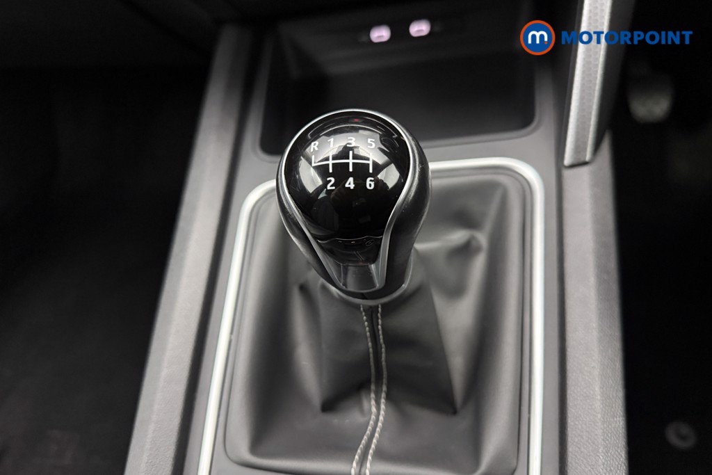 Seat Leon Se Dynamic Manual Petrol Hatchback - Stock Number (1607110) - 7th supplementary image