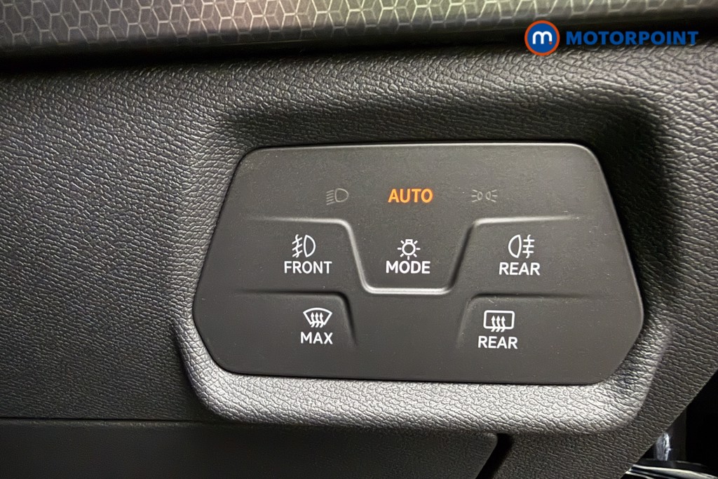 Seat Leon Se Dynamic Manual Petrol Hatchback - Stock Number (1607110) - 17th supplementary image