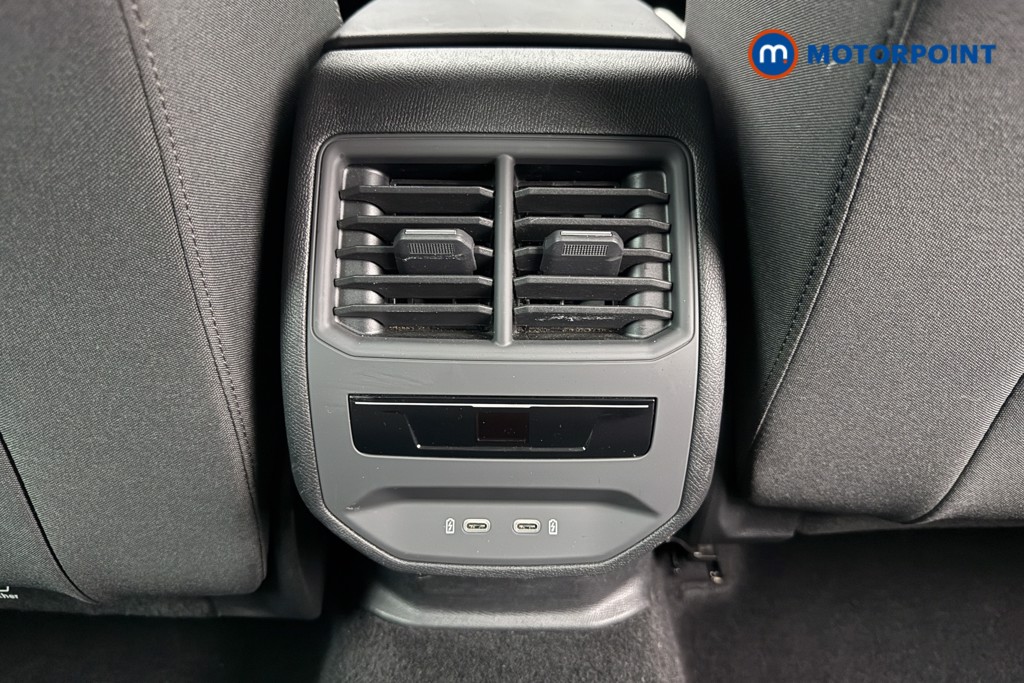 Seat Leon Se Dynamic Manual Petrol Hatchback - Stock Number (1607110) - 20th supplementary image