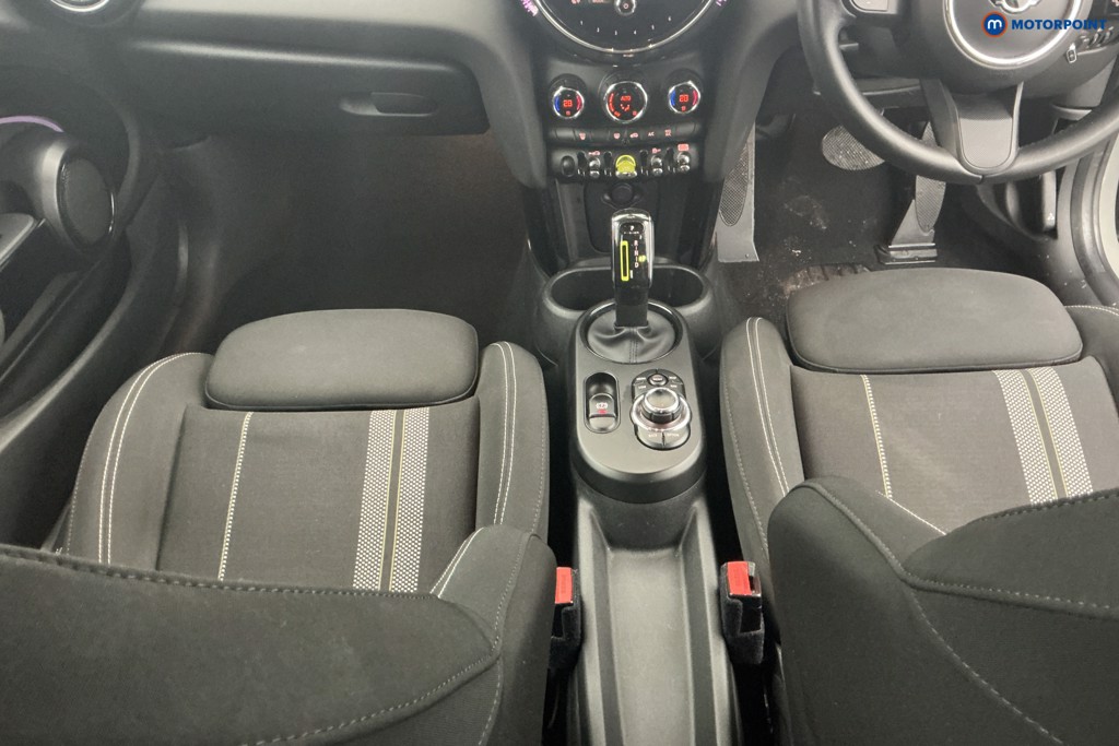 Mini Hatchback Cooper S Level 1 Automatic Electric Hatchback - Stock Number (1607775) - 12th supplementary image