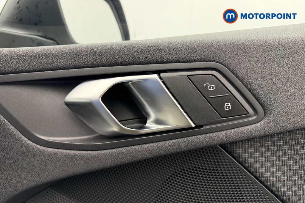 BMW 1 Series SE Manual Diesel Hatchback - Stock Number (1607800) - 20th supplementary image