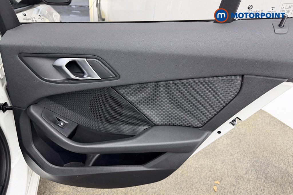 BMW 1 Series SE Manual Diesel Hatchback - Stock Number (1607800) - 27th supplementary image