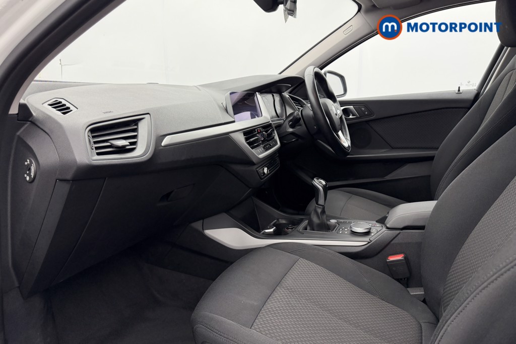 BMW 1 Series SE Manual Diesel Hatchback - Stock Number (1607800) - 33rd supplementary image