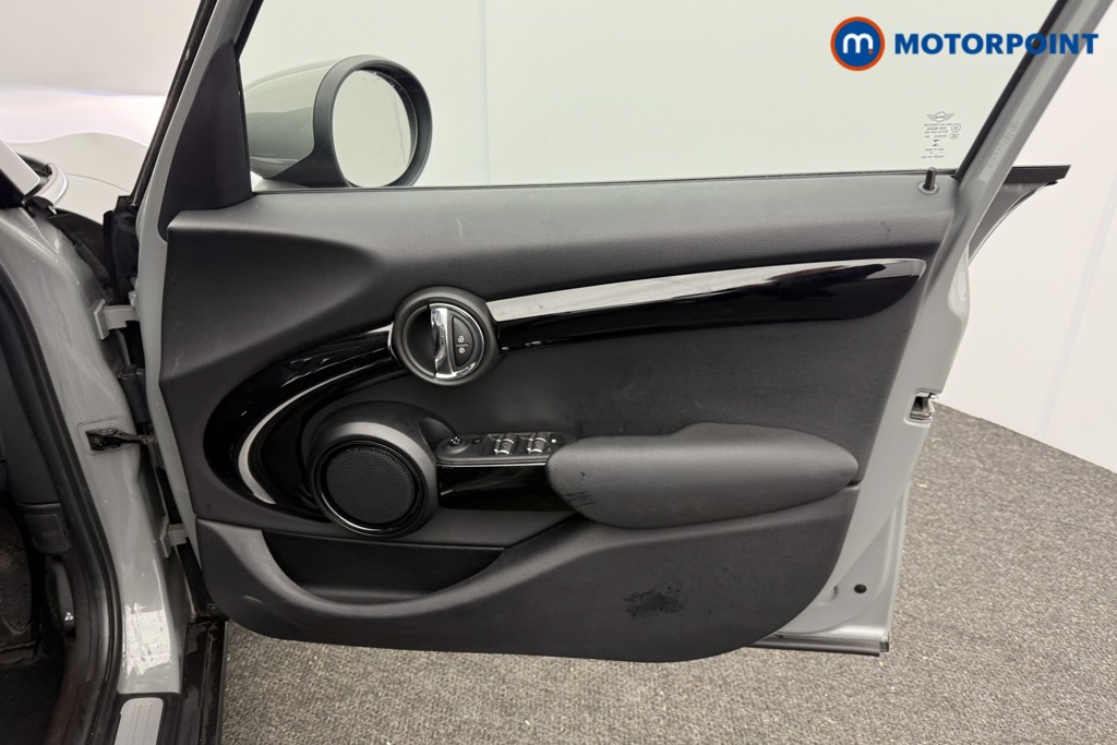 Mini Hatchback Cooper Classic Manual Petrol Hatchback - Stock Number (1608314) - 18th supplementary image