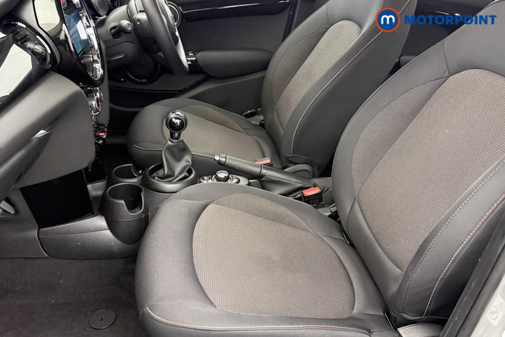 Mini Hatchback Cooper Classic Manual Petrol Hatchback - Stock Number (1608314) - 21st supplementary image