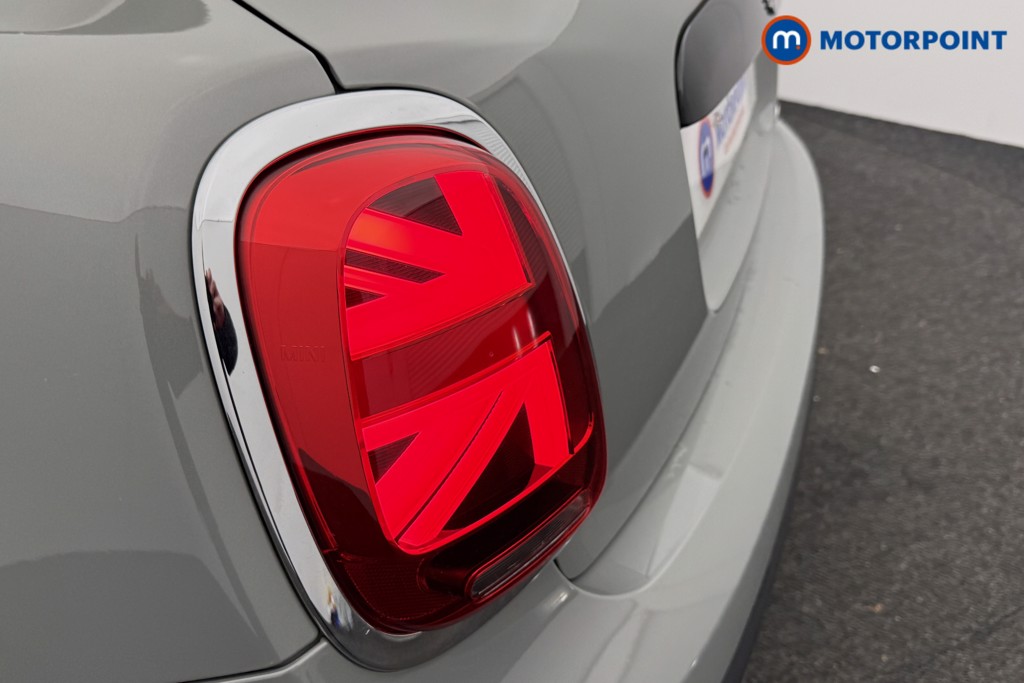 Mini Hatchback Cooper Classic Manual Petrol Hatchback - Stock Number (1608314) - 24th supplementary image