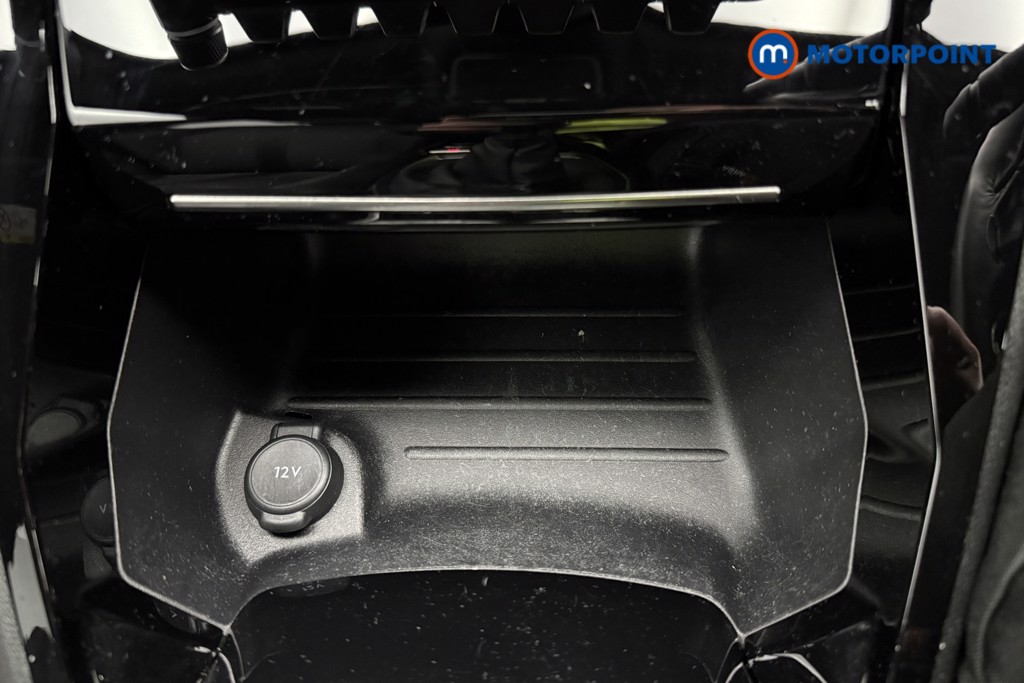 Peugeot 2008 Allure Premium-Plus Manual Petrol SUV - Stock Number (1608991) - 17th supplementary image